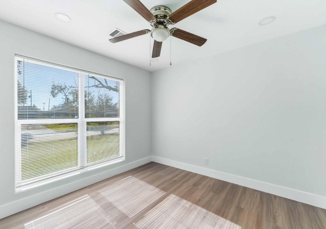 3923 Hickok Lane Property Photo 5