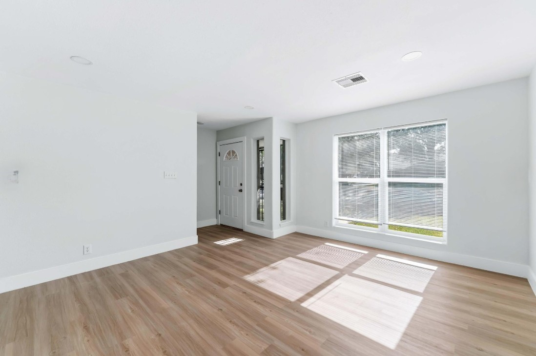 3923 Hickok Lane Property Photo 6