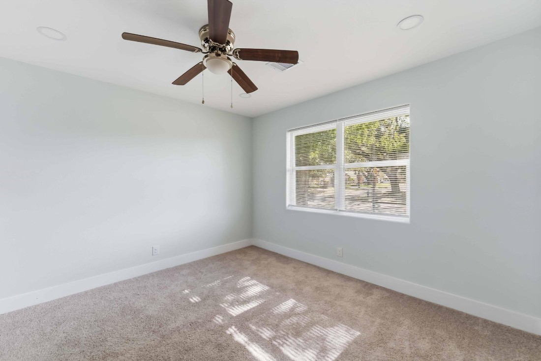 3923 Hickok Lane Property Photo 14