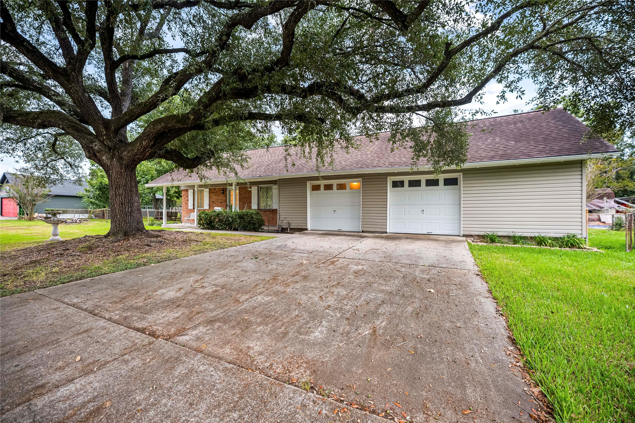 613 Grantham Road Property Photo 2