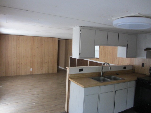 1306 Avenue E Property Photo 4
