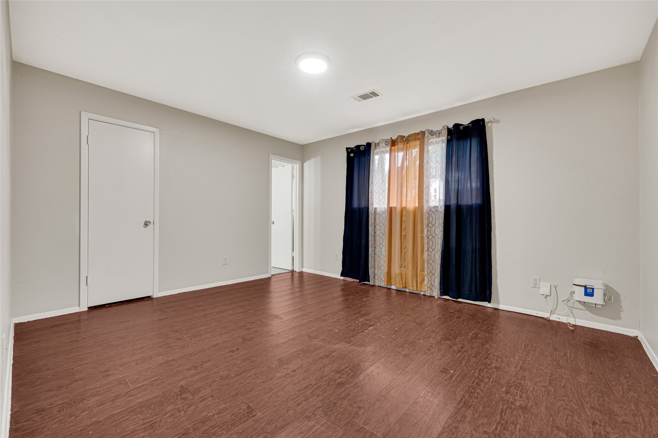 11826 Oceanview Street Property Photo 15