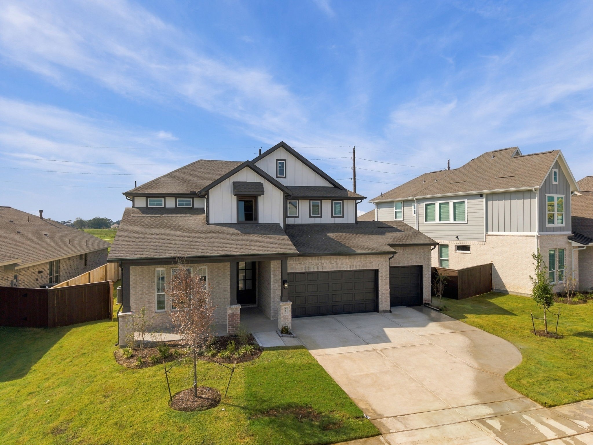 9614 Chateau Hill Drive Property Photo 2