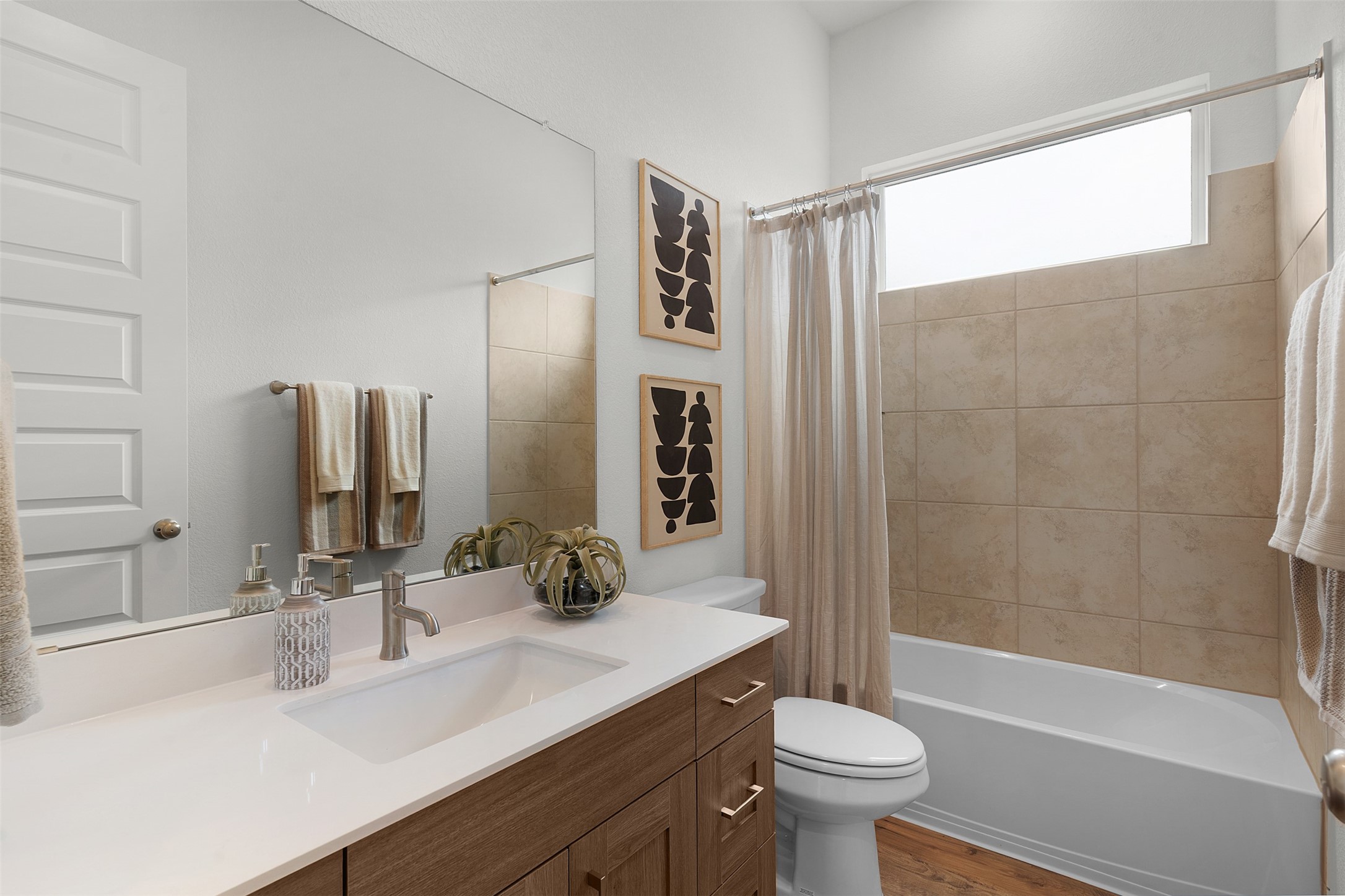 9614 Chateau Hill Drive Property Photo 3