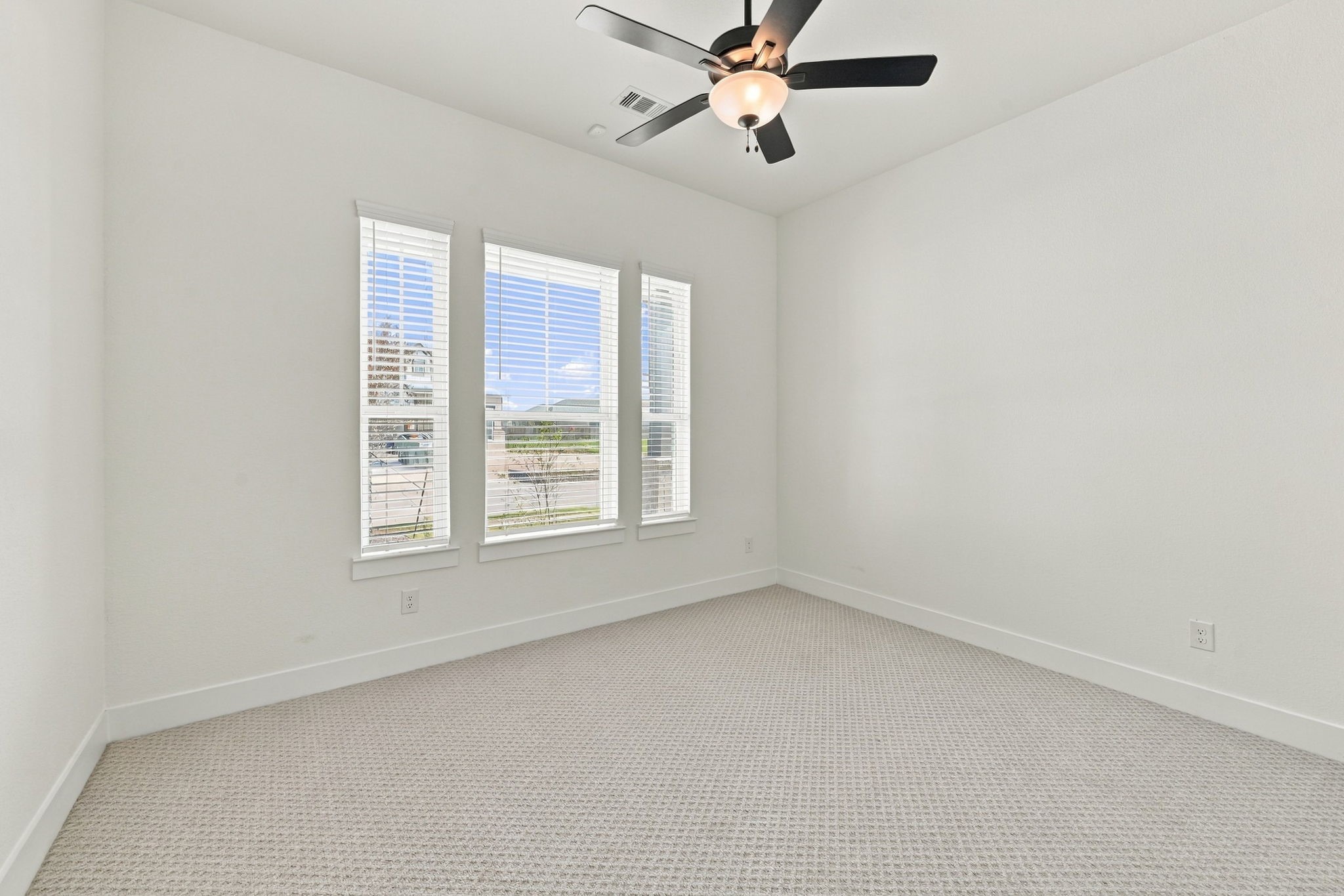 9614 Chateau Hill Drive Property Photo 3