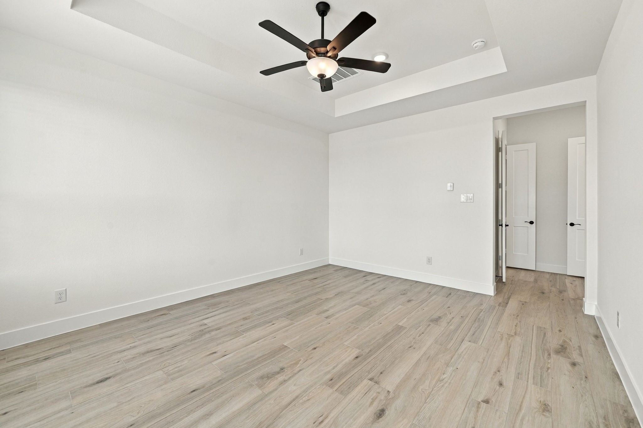 9614 Chateau Hill Drive Property Photo 18