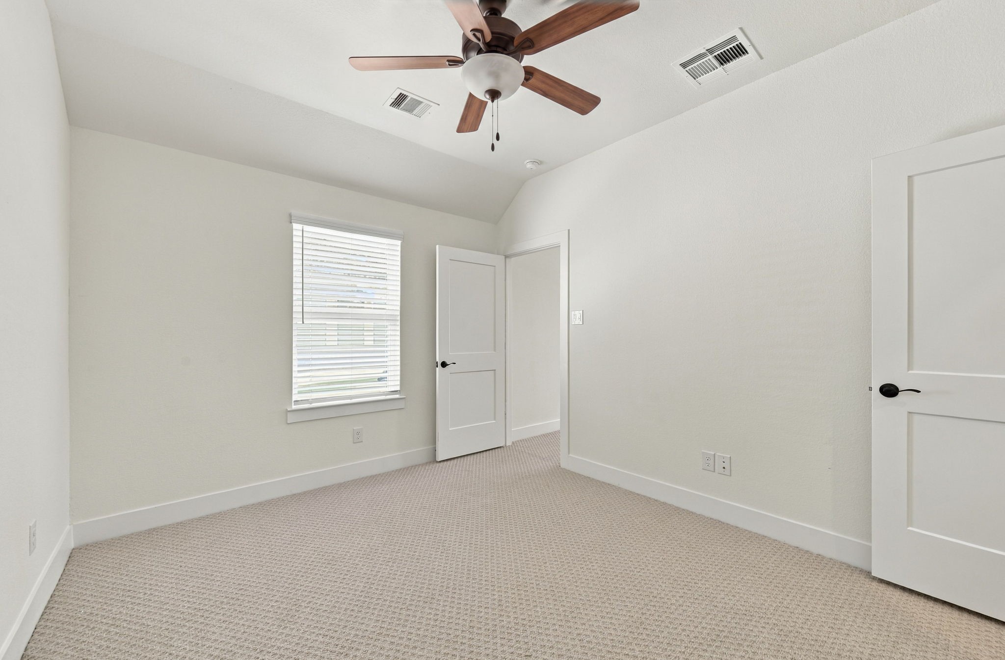 9614 Chateau Hill Drive Property Photo 23