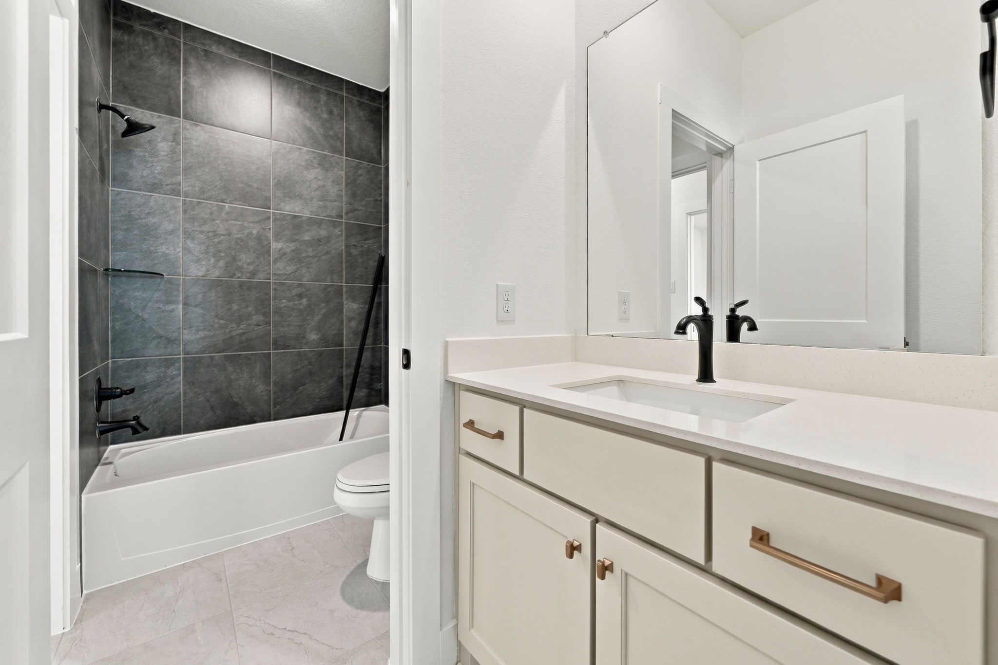 9614 Chateau Hill Drive Property Photo 24