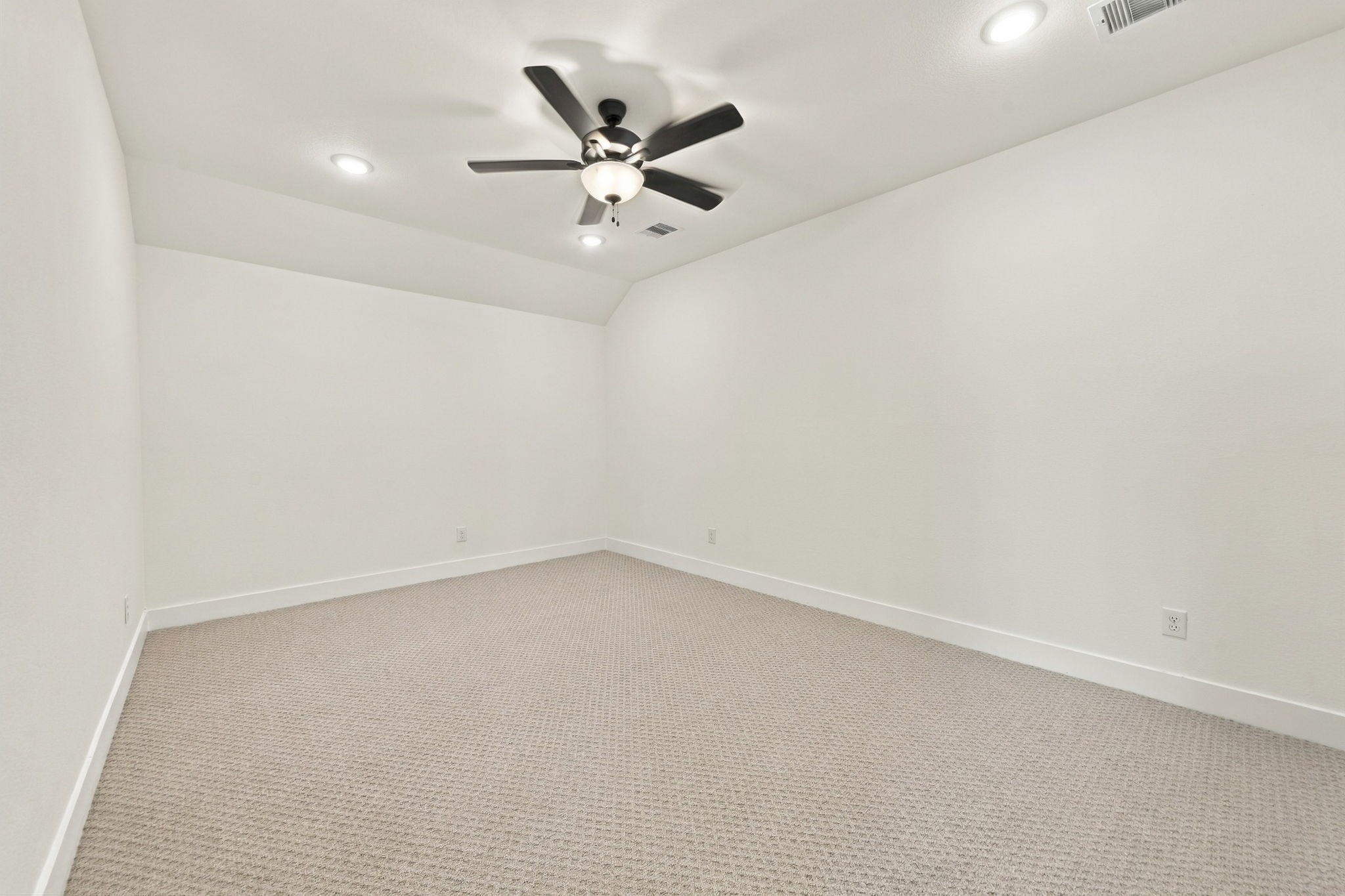 9614 Chateau Hill Drive Property Photo 25