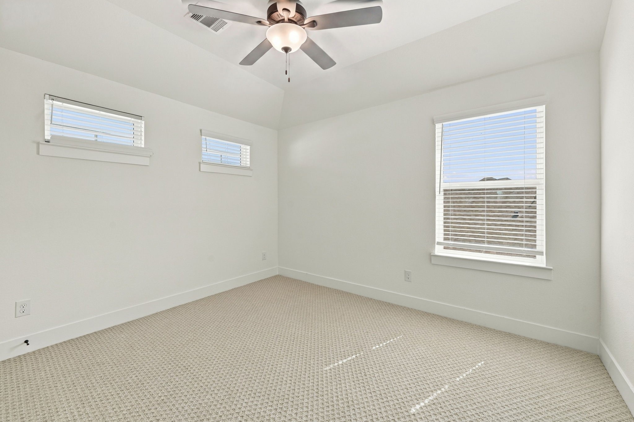 9614 Chateau Hill Drive Property Photo 27