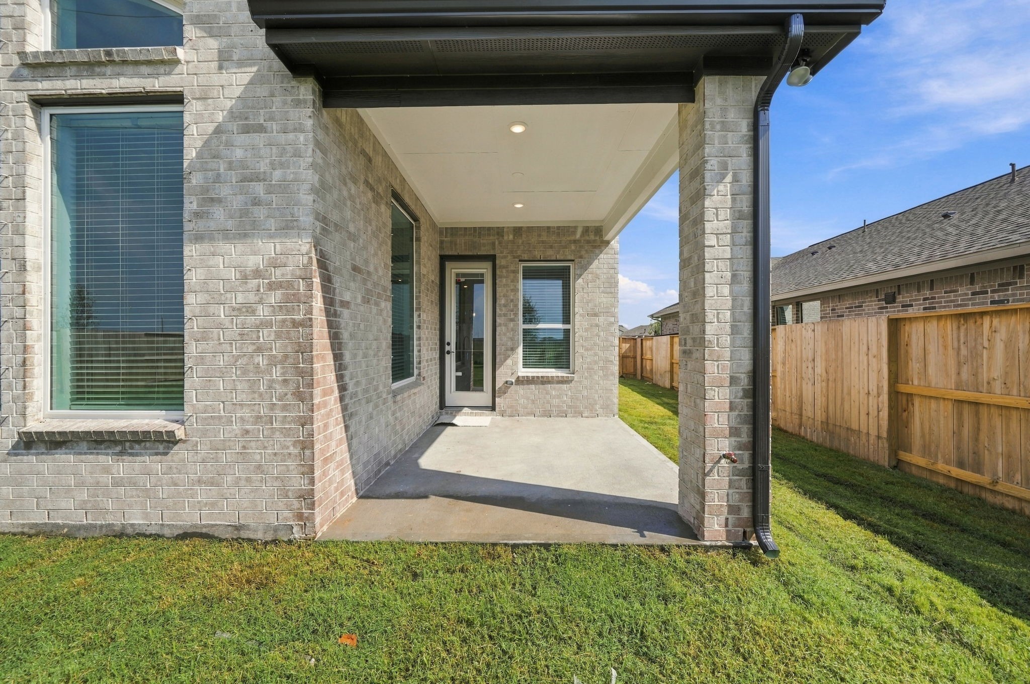 9614 Chateau Hill Drive Property Photo 29