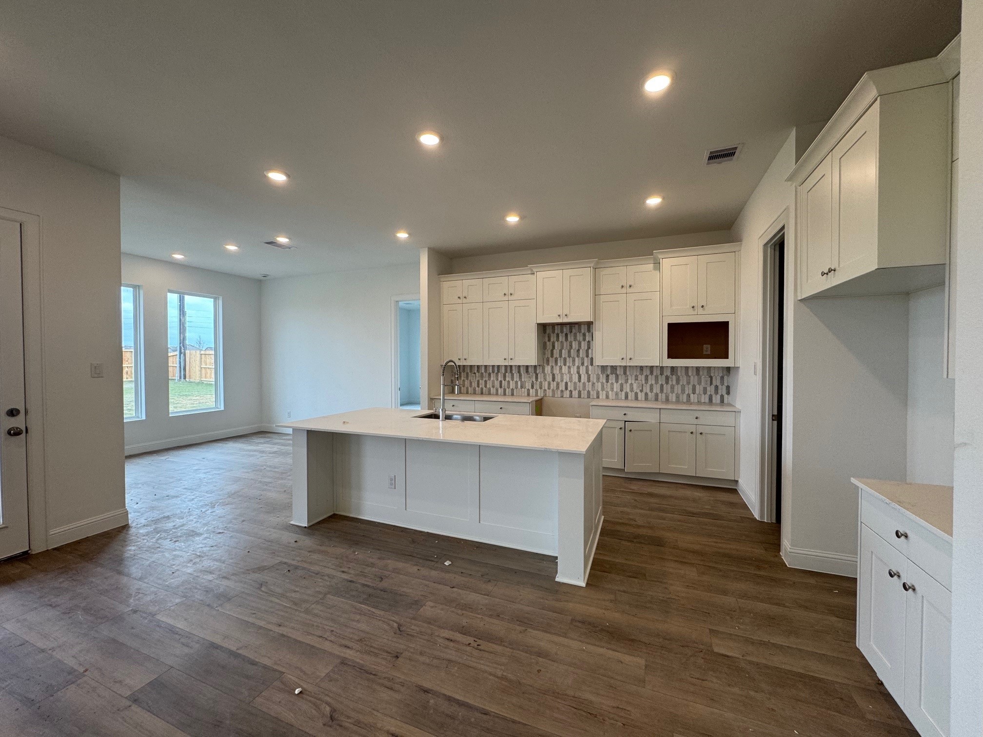 2507 Daisy Meadow Place Property Photo 2