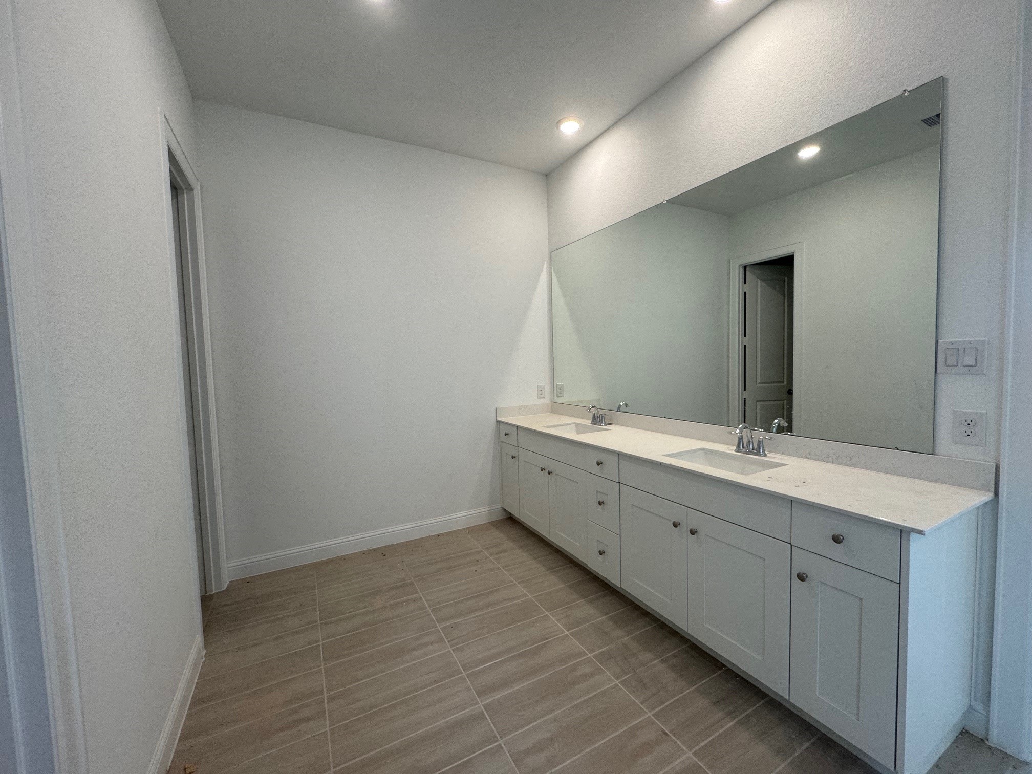 2507 Daisy Meadow Place Property Photo 11