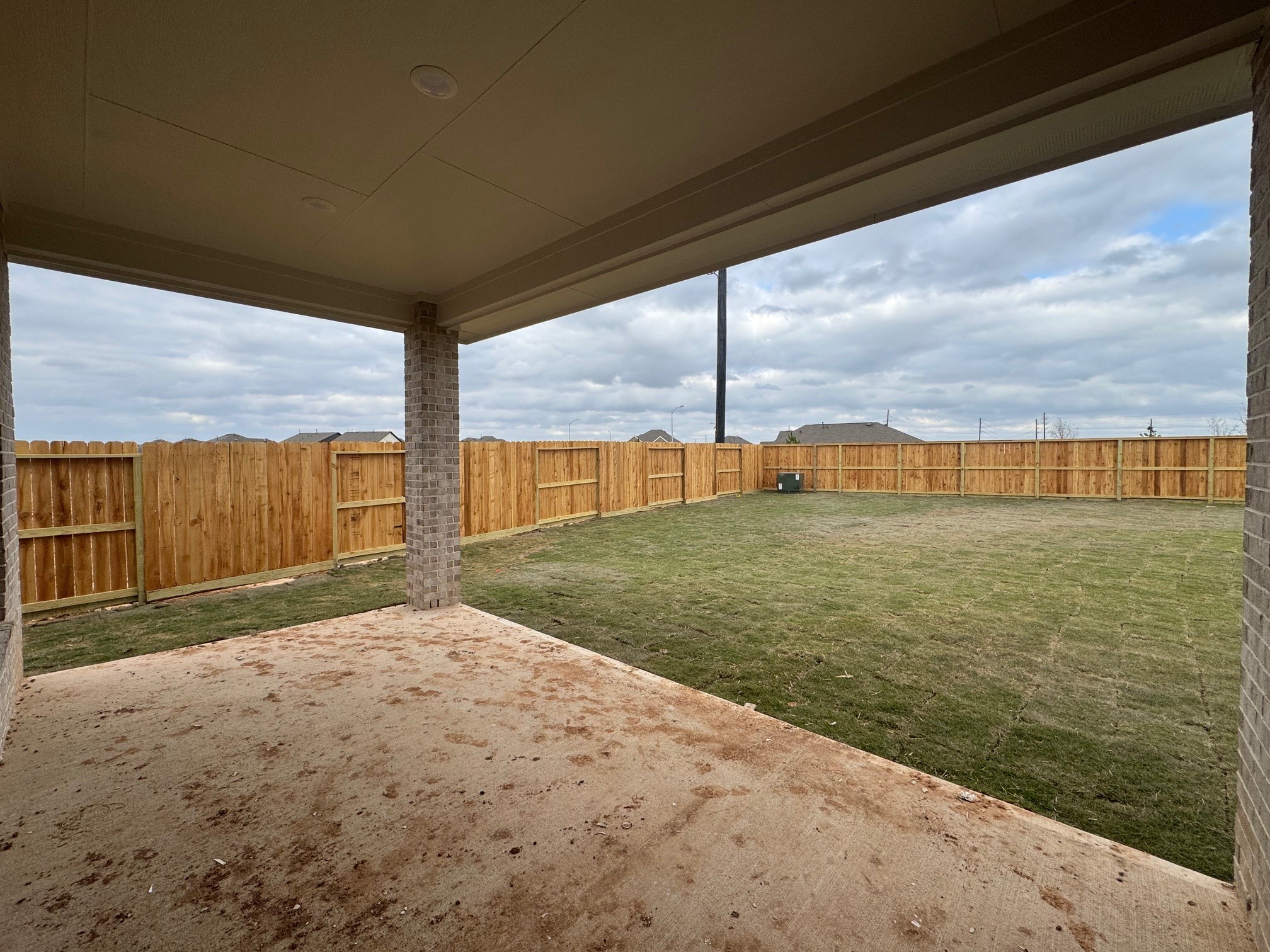 2507 Daisy Meadow Place Property Photo 12
