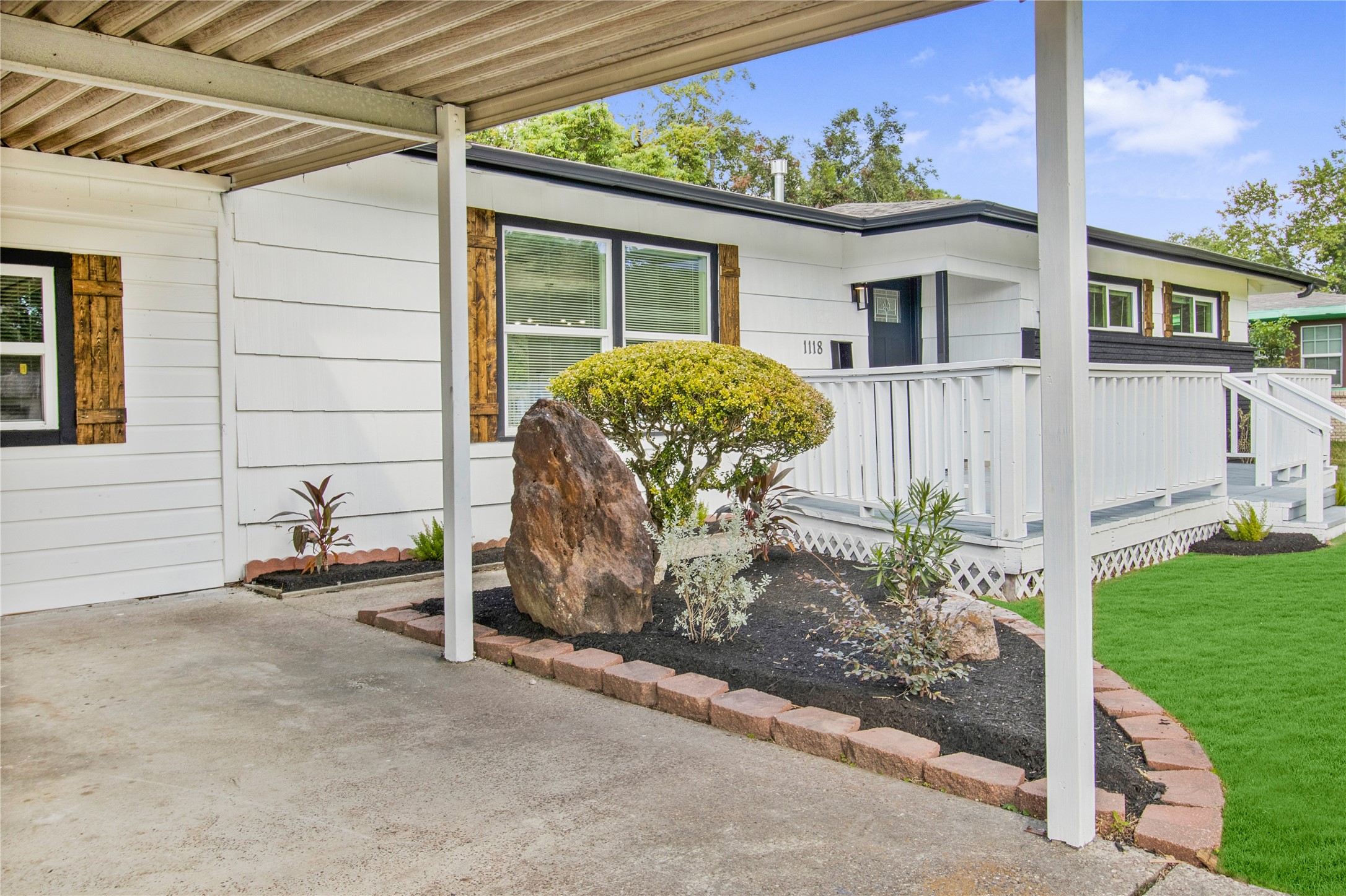 1118 Lake Road Property Photo 6
