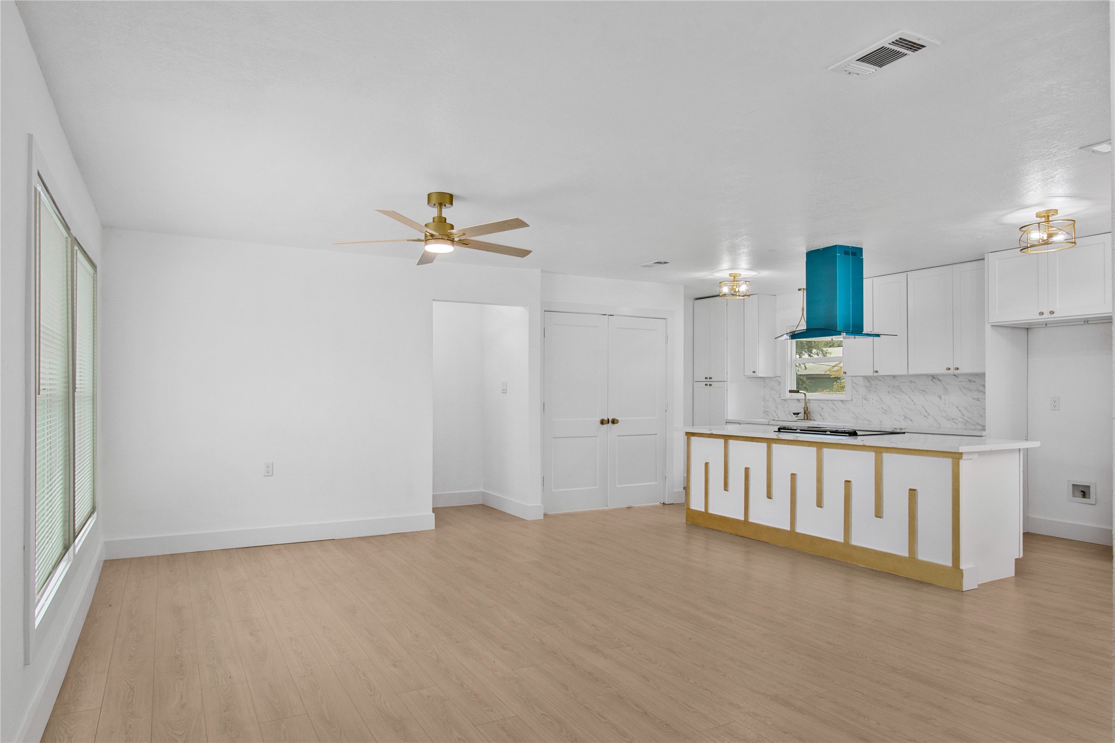 1118 Lake Road Property Photo 9