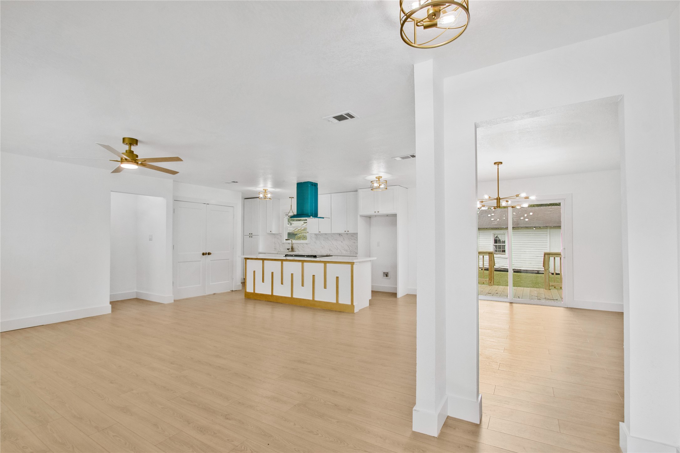 1118 Lake Road Property Photo 10