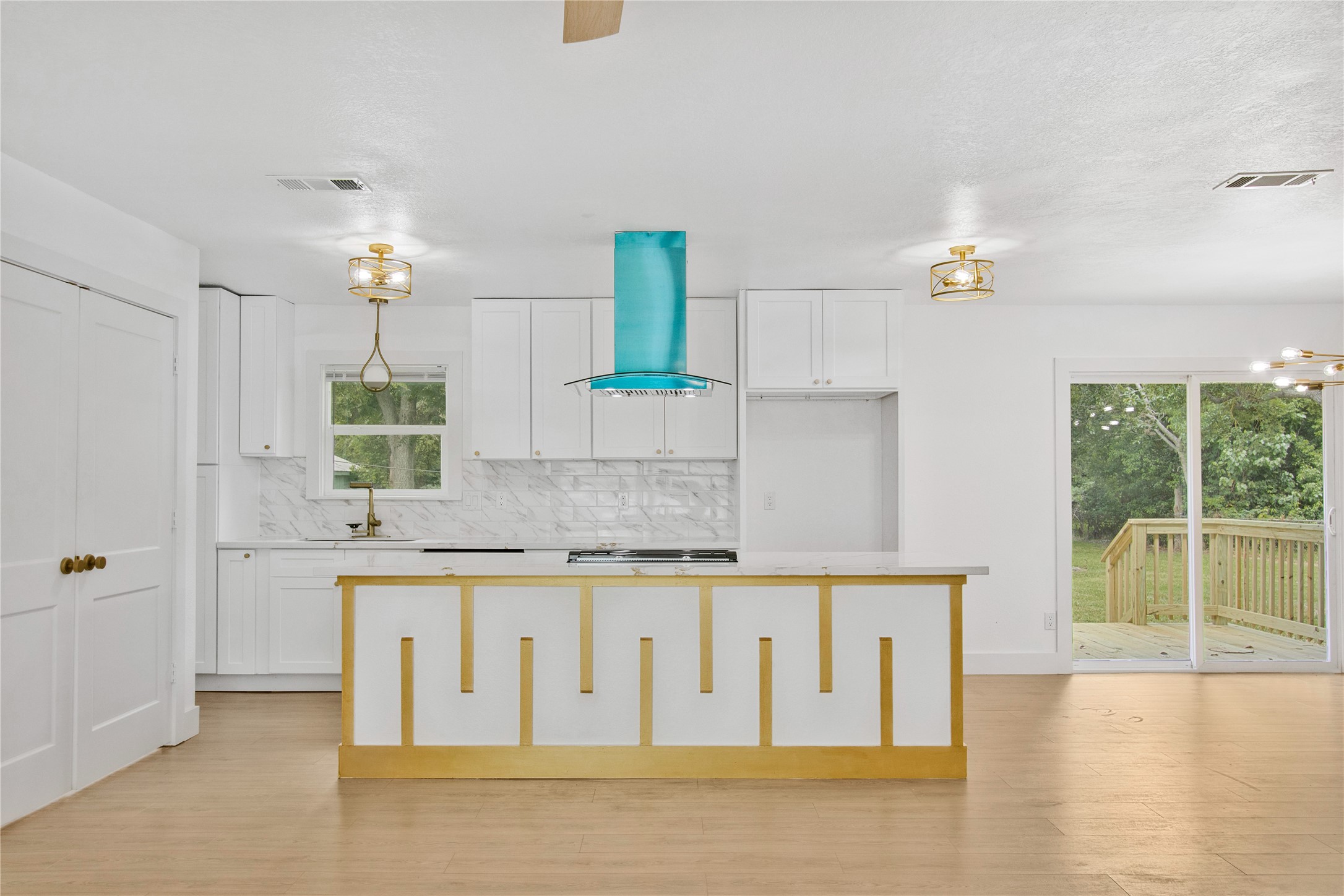1118 Lake Road Property Photo 11