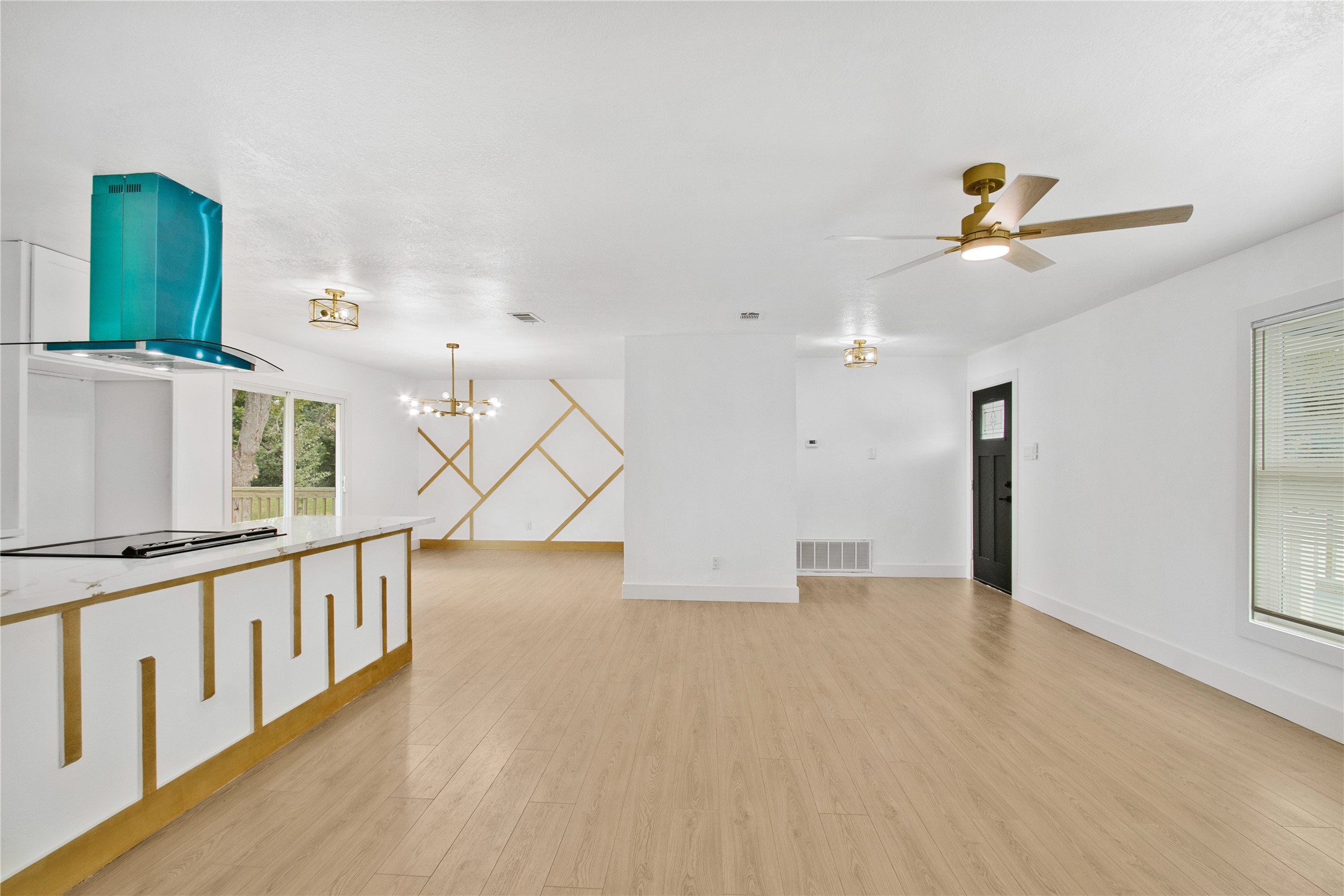 1118 Lake Road Property Photo 12