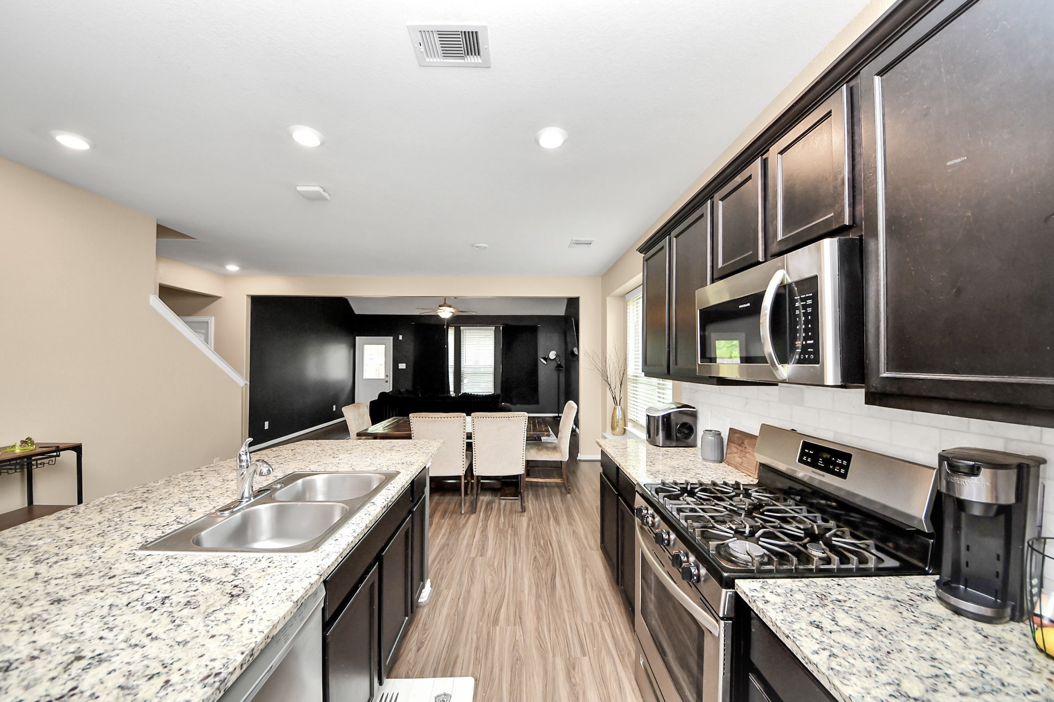 16105 Dockside Street Property Photo 10