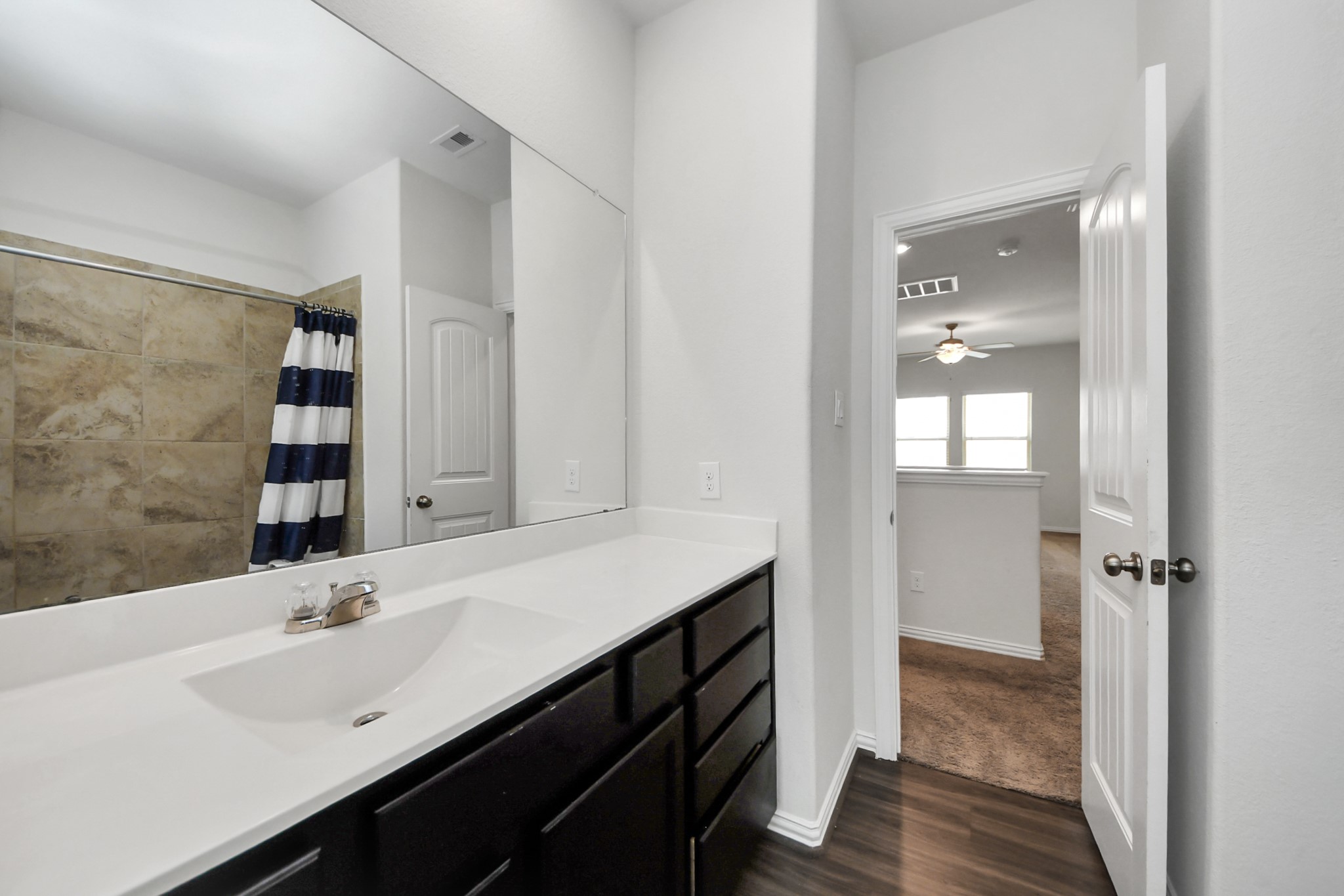 16105 Dockside Street Property Photo 24