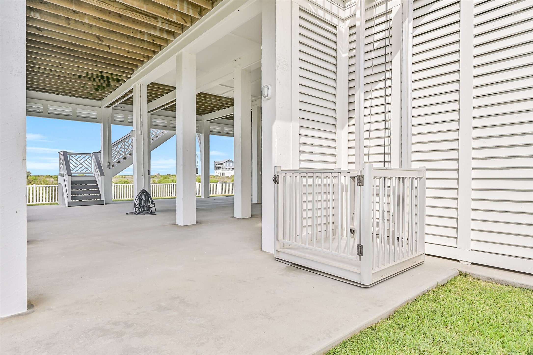 26118 Bay Breeze Drive Property Photo 6