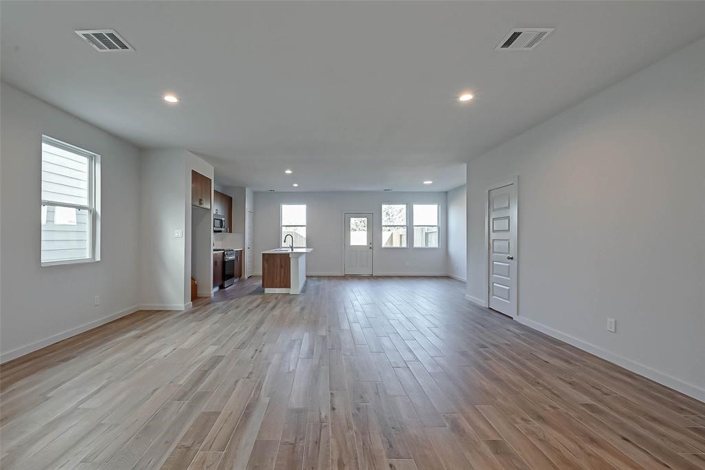 3510 Contempo Drive Property Photo 6