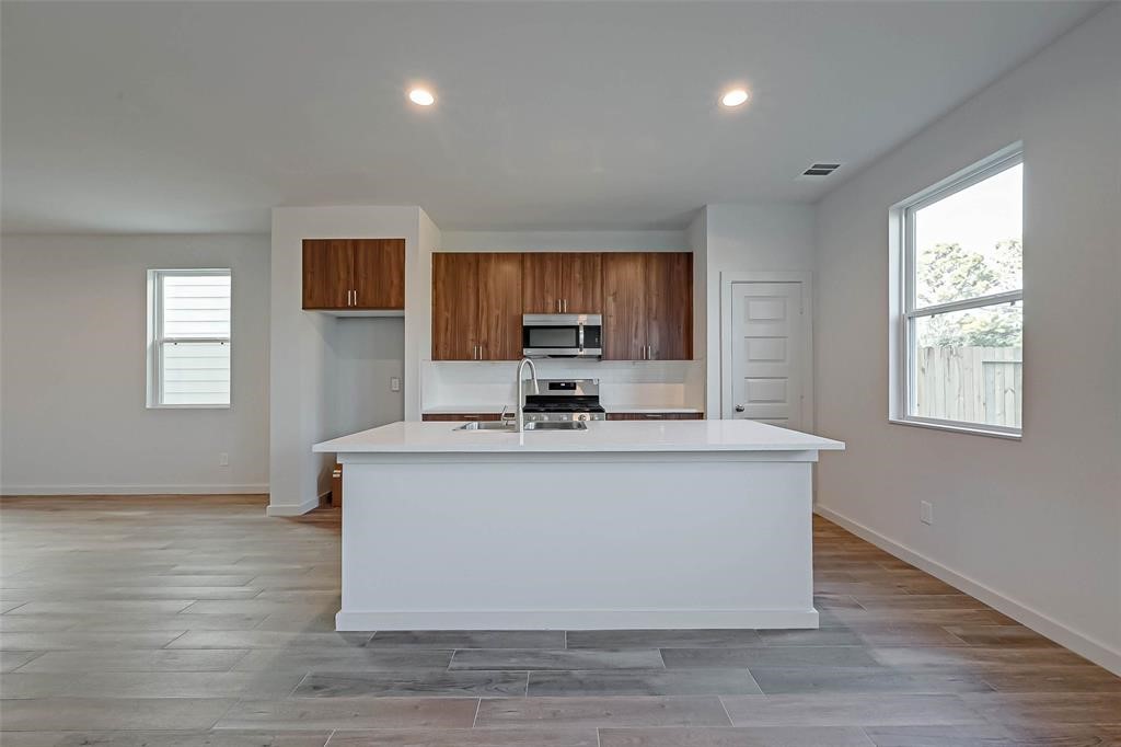3510 Contempo Drive Property Photo 11