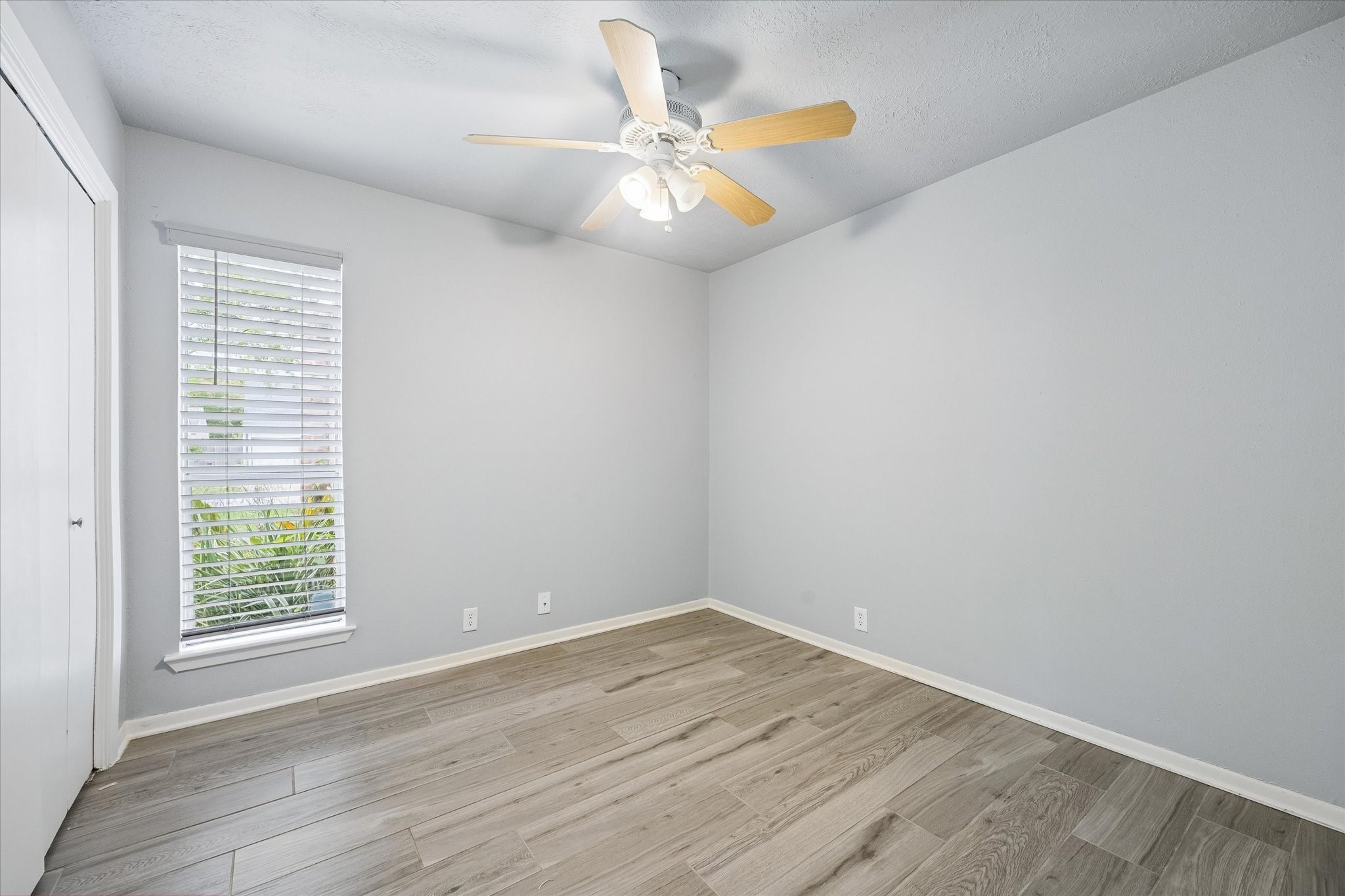 2110 Gray Falls Drive Property Photo 15