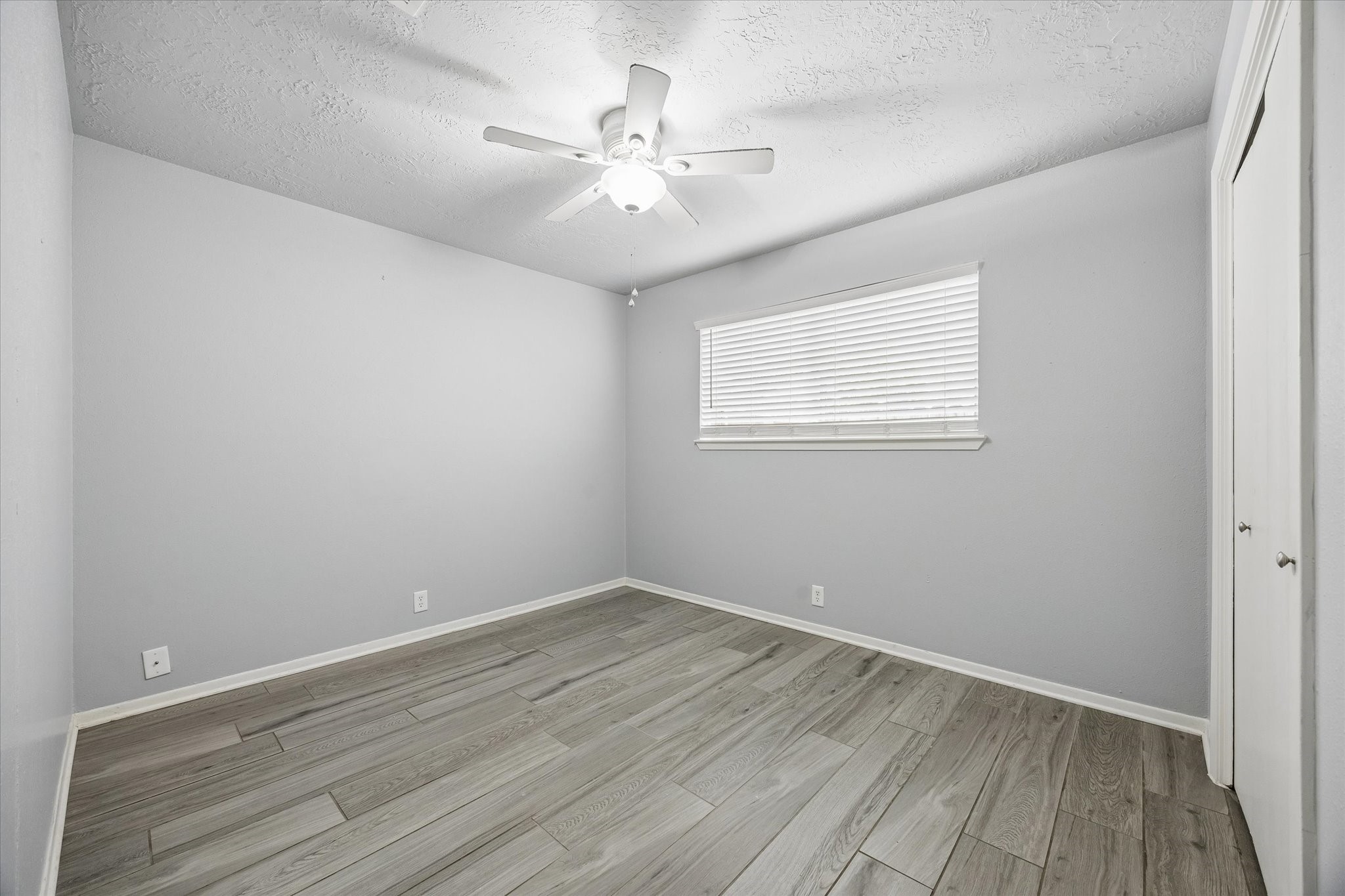 2110 Gray Falls Drive Property Photo 16