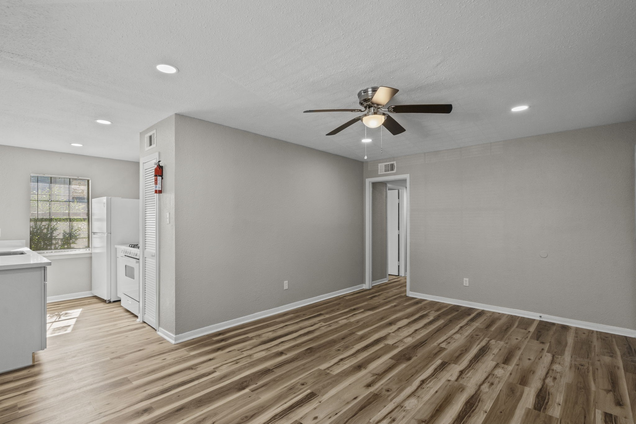 1927 Ave M 1/2 4 Property Photo 5