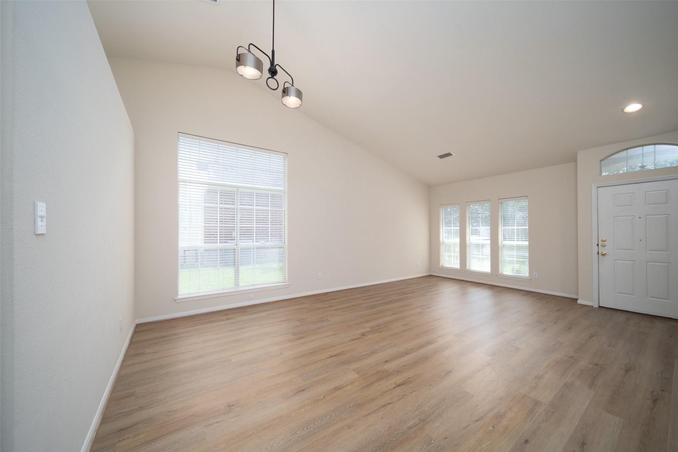 18 Painted Canyon Place Property Photo 3