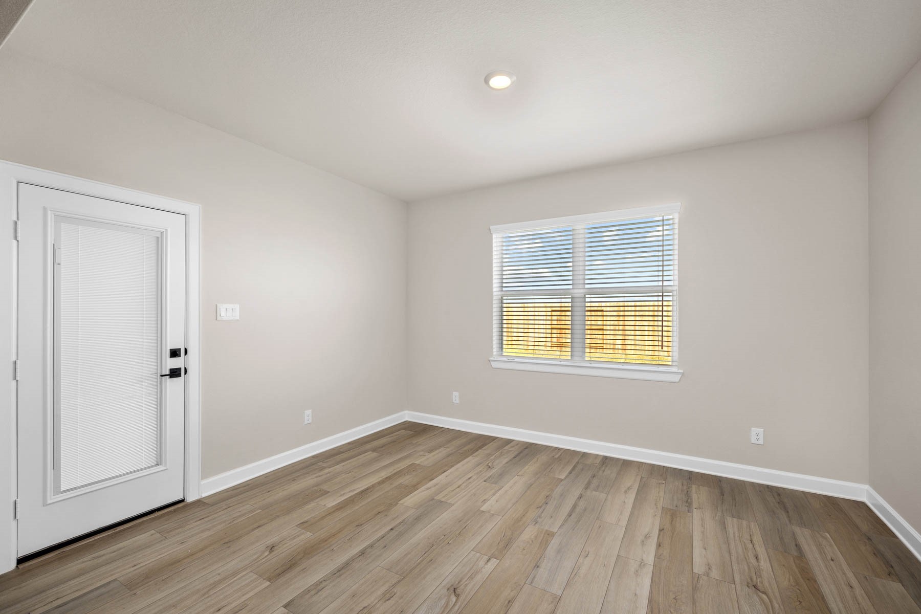 2921 Fair Wind Lane Property Photo 4