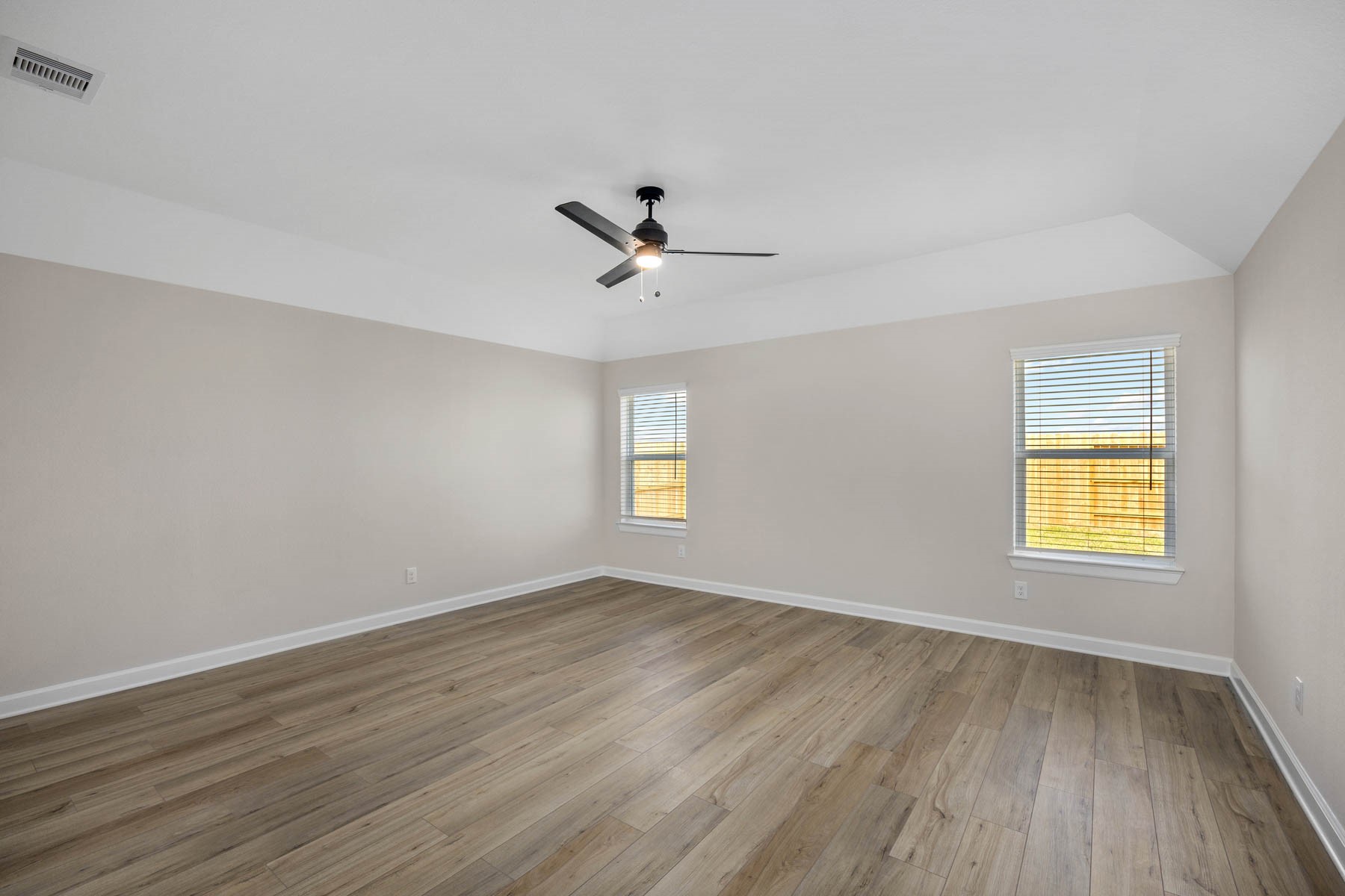 2921 Fair Wind Lane Property Photo 5