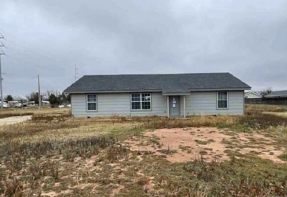 645 Avenue H Property Photo