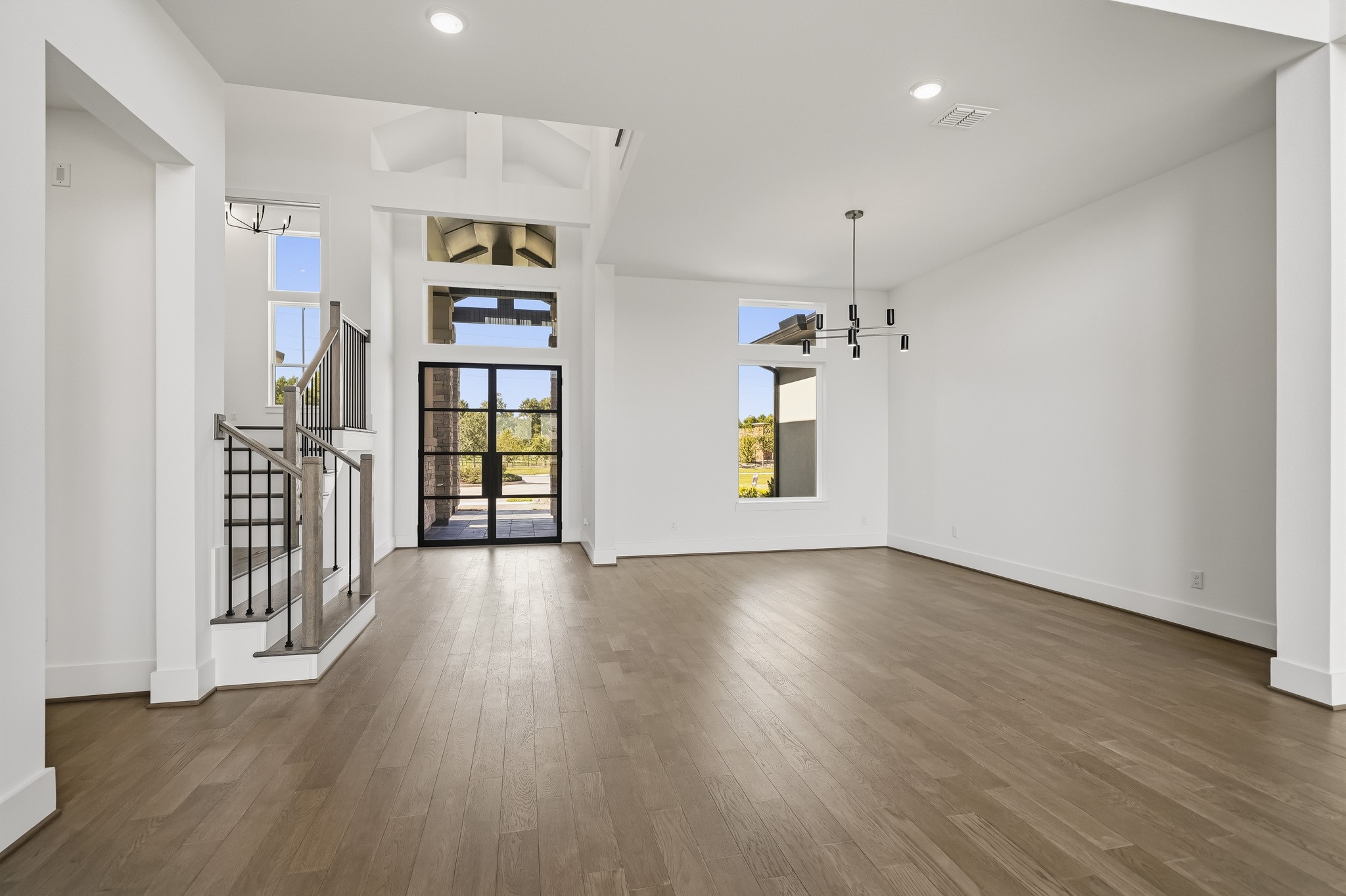 11019 Stonegate Court Property Photo 6