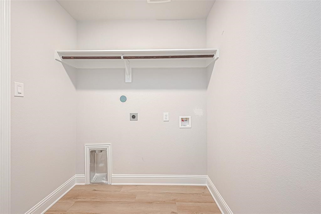 236 Bryan Way Property Photo 4