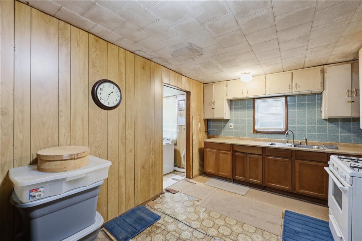 3015 Enner Property Photo 11