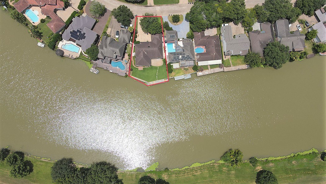 1231 Creekford Circle Property Photo 2