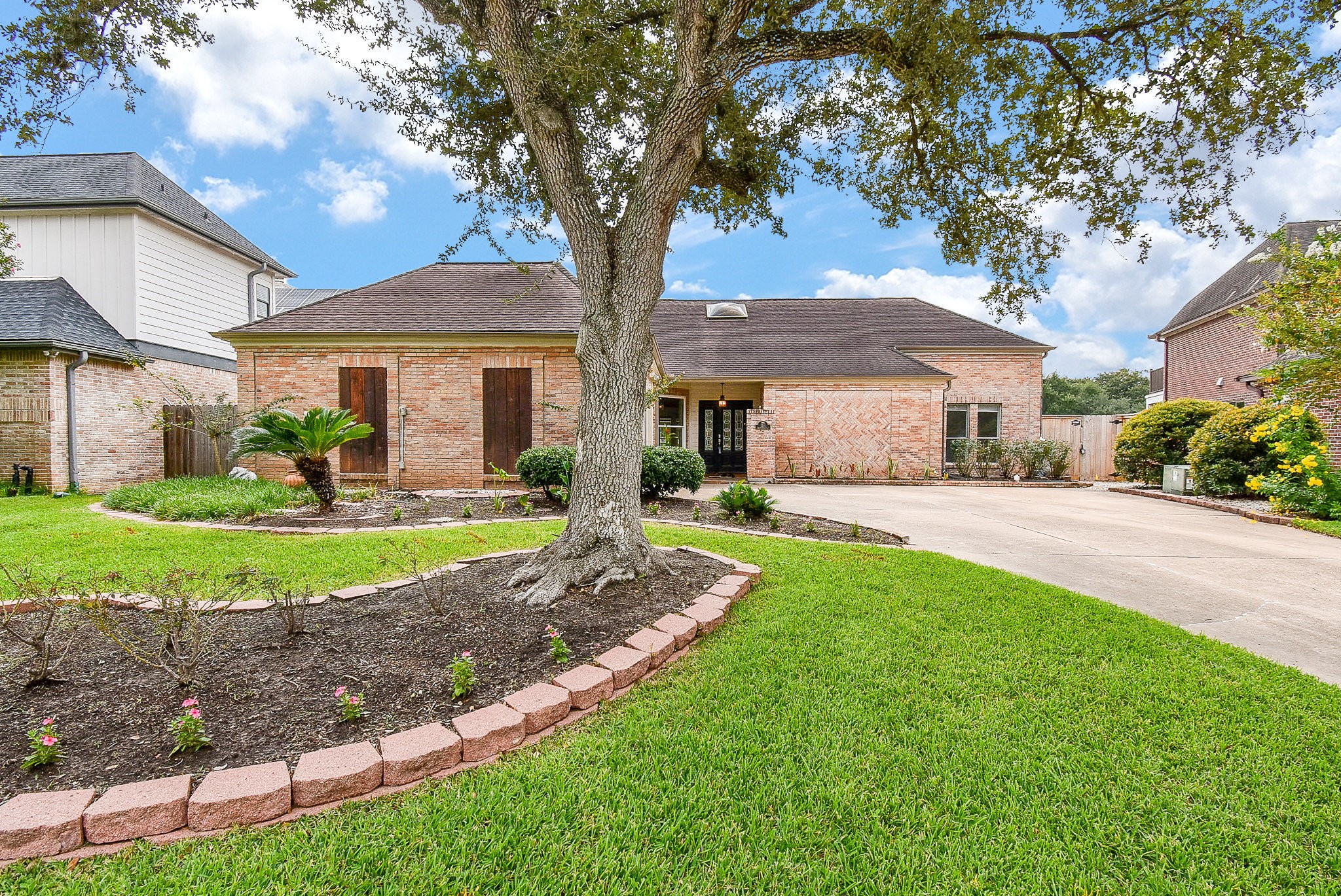 1231 Creekford Circle Property Photo 3