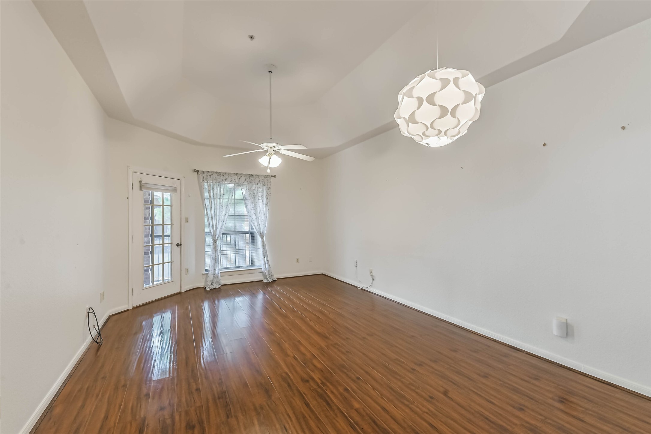 2803 Kings Crossing Drive 303 Property Photo 5