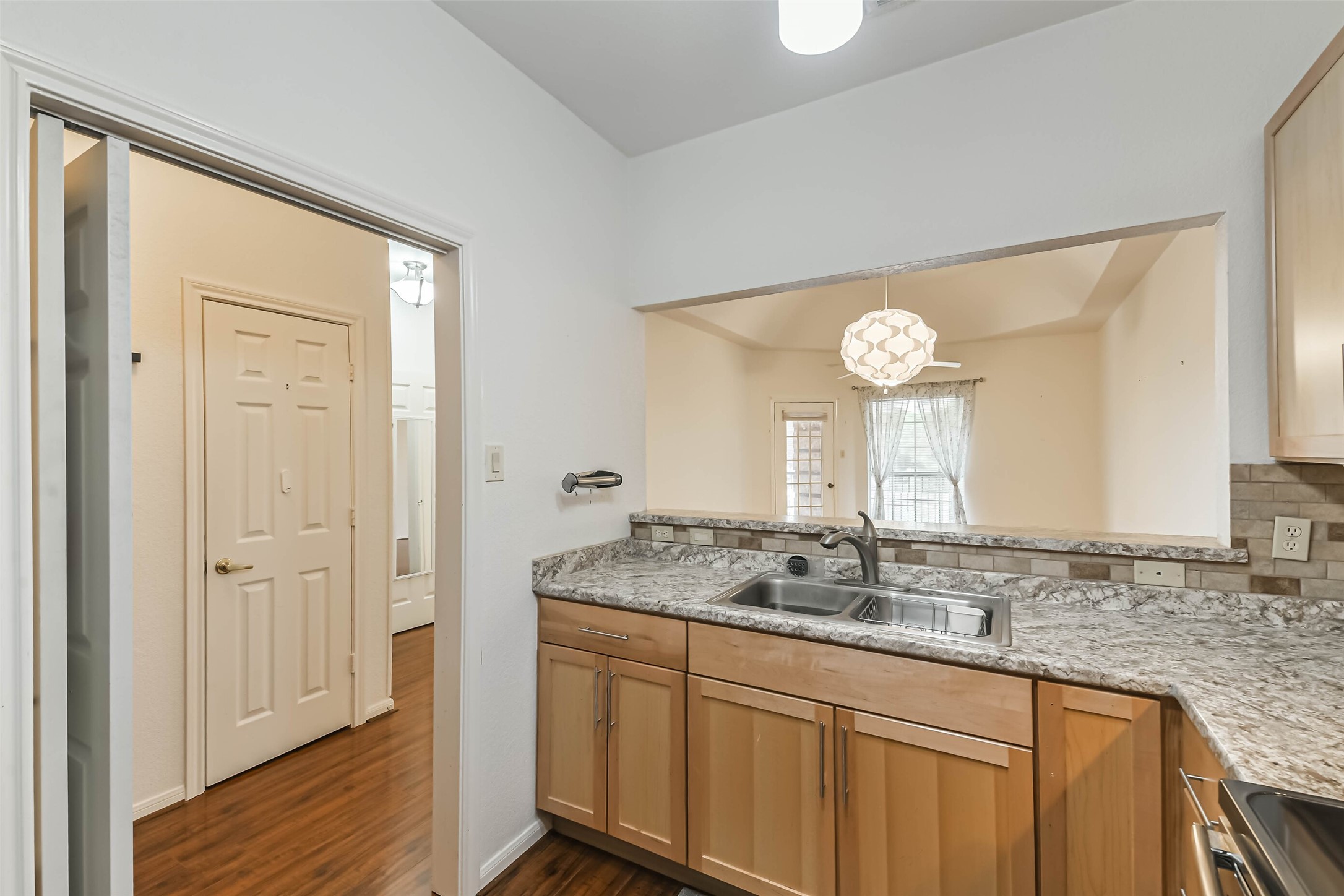 2803 Kings Crossing Drive 303 Property Photo 14