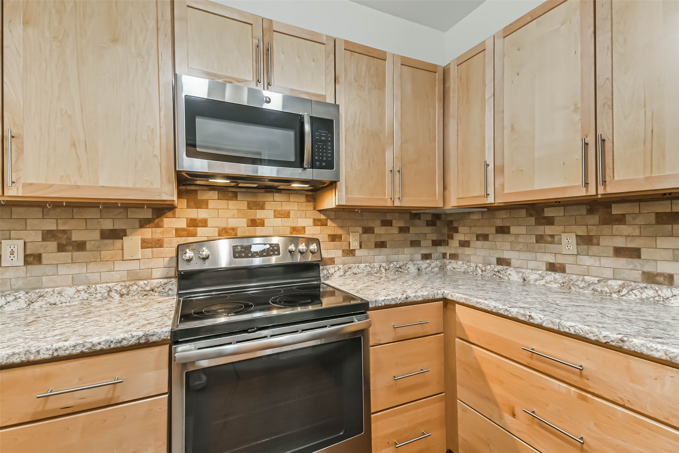 2803 Kings Crossing Drive 303 Property Photo 15