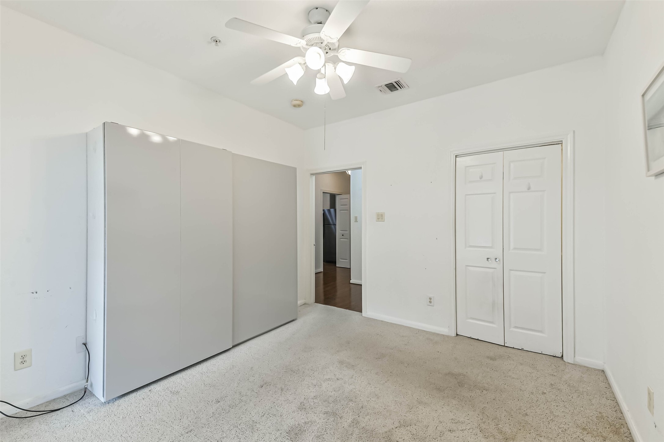 2803 Kings Crossing Drive 303 Property Photo 22
