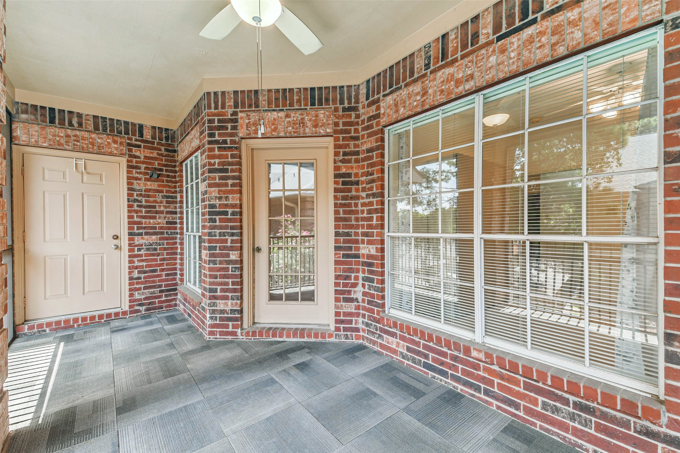 2803 Kings Crossing Drive 303 Property Photo 30