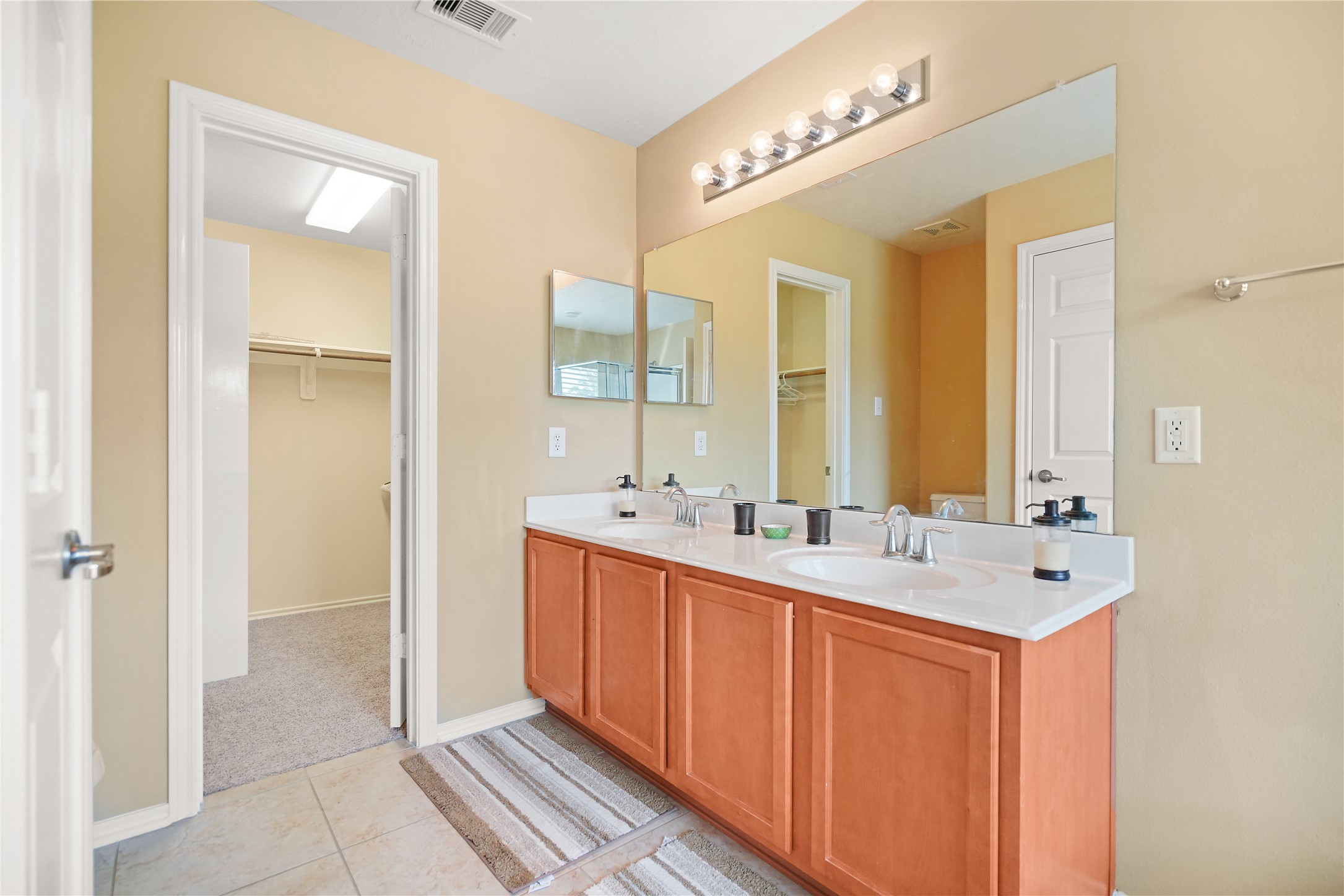 211 Bloomhill Place Property Photo 15
