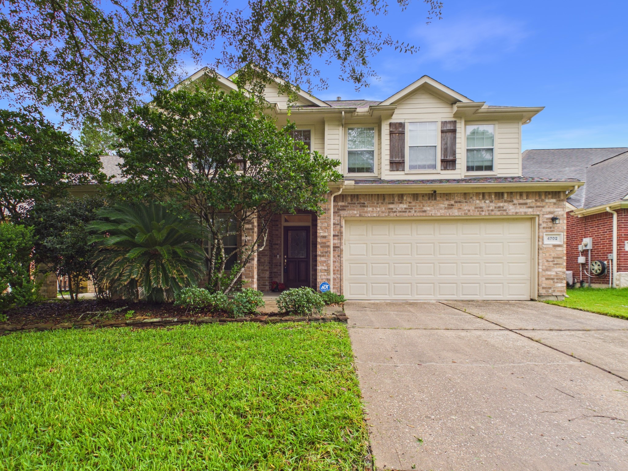 4702 Rolling View Court Property Photo 1