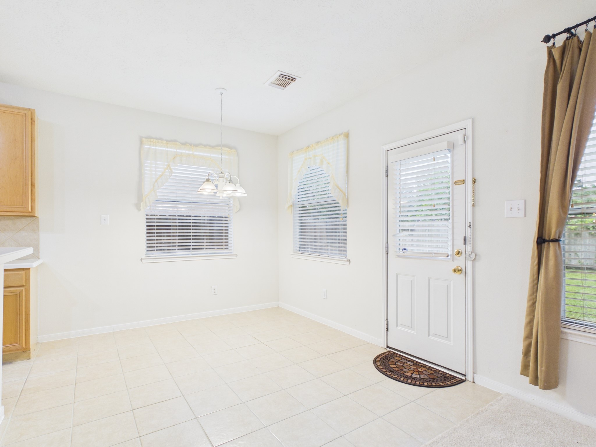 4702 Rolling View Court Property Photo 10