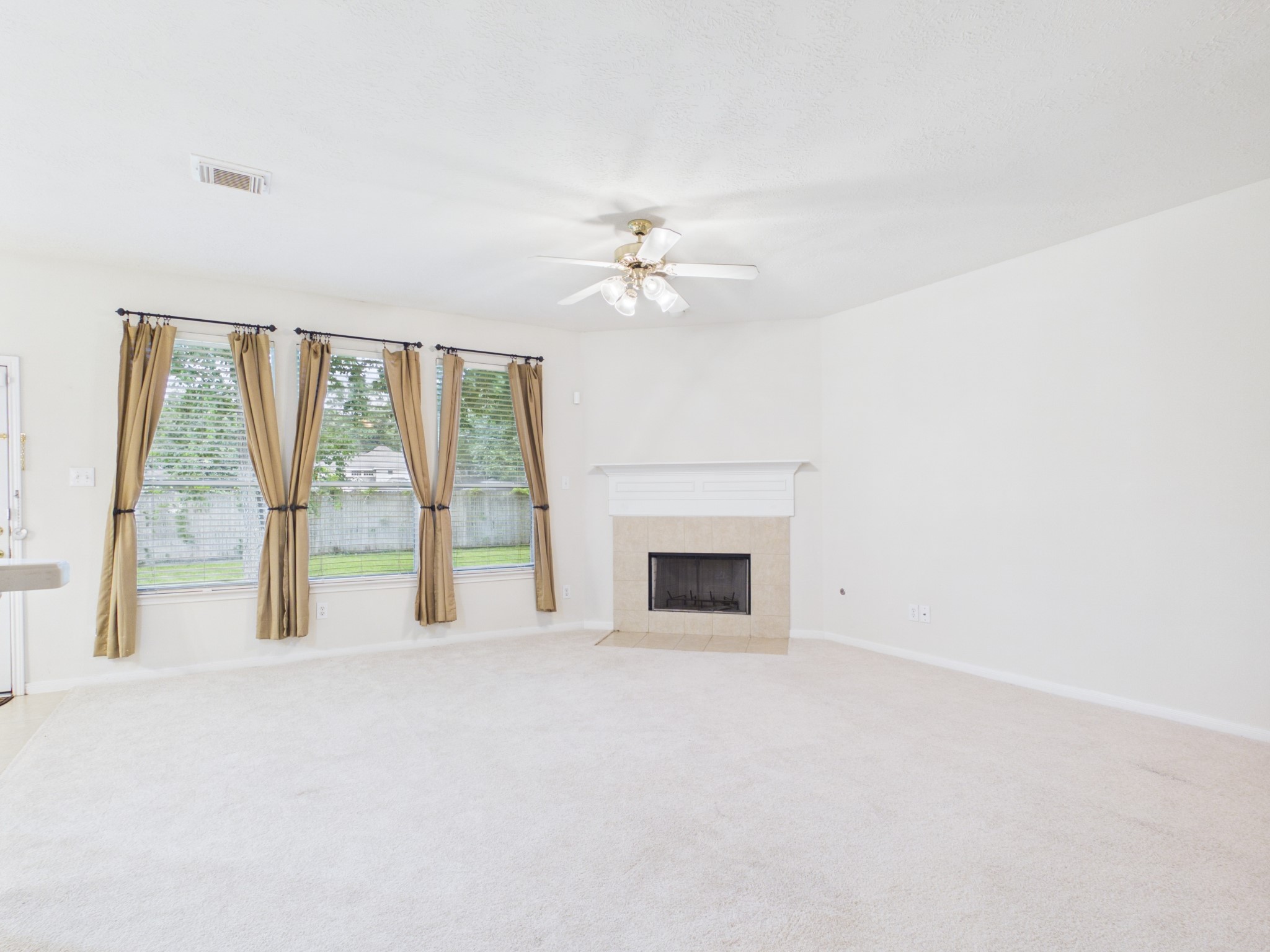 4702 Rolling View Court Property Photo 12