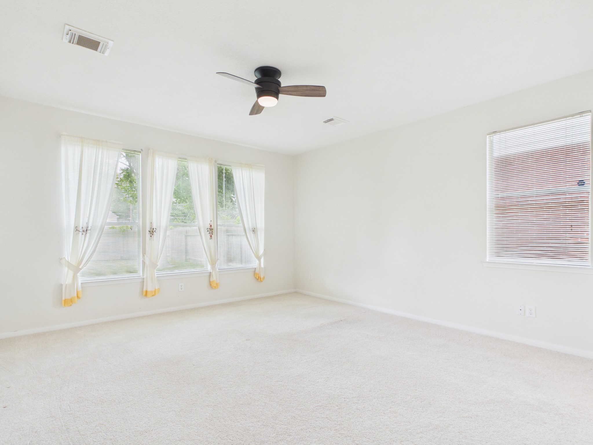 4702 Rolling View Court Property Photo 13